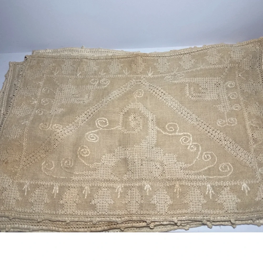 Unbranded Placemats Beige Good Hand Embroidered Linen Vintage Set of 5